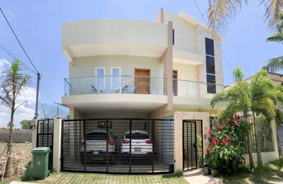 CASA DE EN RESIDENCIAL PRIVADO 4 HABITACIONES &#8211; BOCA CHICA